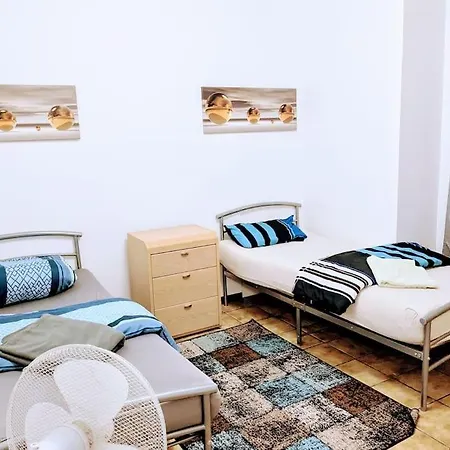 140qm Monteurwohnung Autobahnnah アパート *