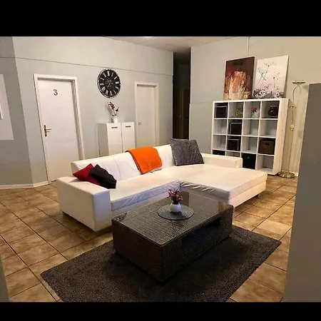 140qm Monteurwohnung Autobahnnah アパート *